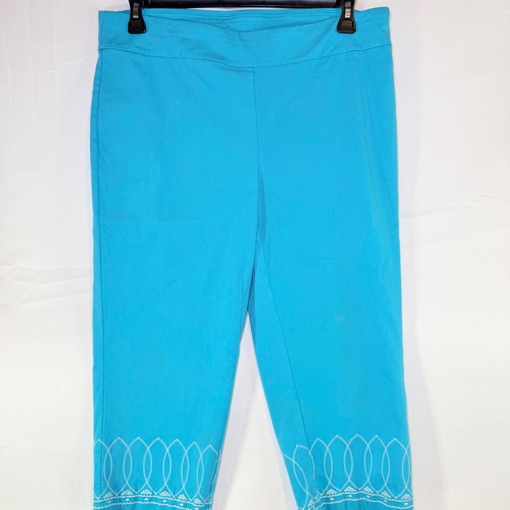 Briggs Womens 16W Turquoise Blue Embroidered Hem Capri Pull On Cropped Pants